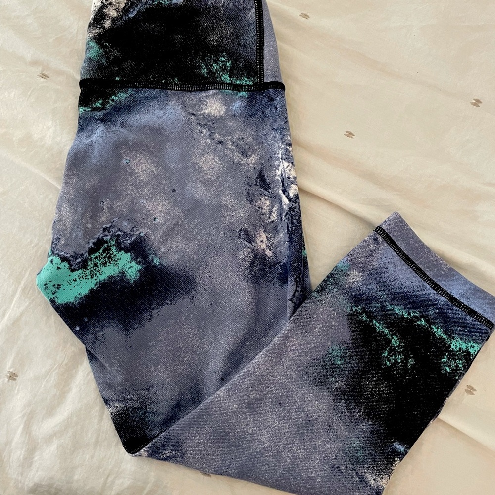 Lululemon Size 6 cropped 21” legging (from inseam)